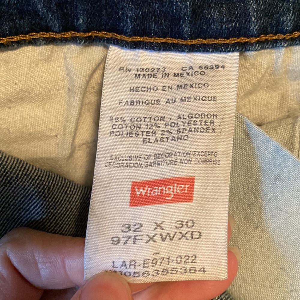 Wrangler Jeans - Picture 4 of 5